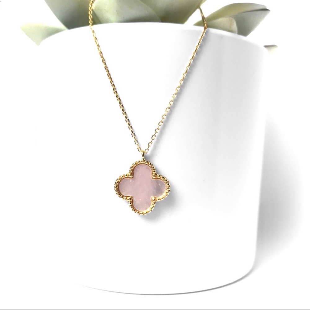 1 LEFT! Women’s Mother Of Pearl Pendant Yellow Gold Dainty Beautiful Necklace - Picture 2 of 3